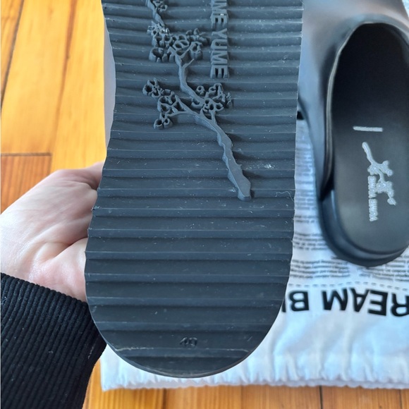 Yume Yume Black Leatherette Truck
Mules Woman - Picture 4 of 6